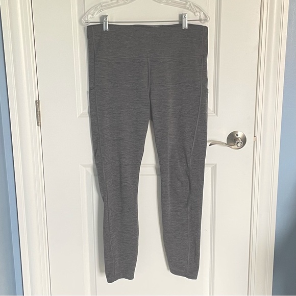 Athleta Grey Heather Ultimate Stash Pocket 7/8 Leggings - 35579 - Picture 3 of 12